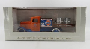lot 201 image: SpecCast 118 Scale Steel Replica Limited Edition GULF Truck