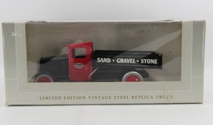 lot 271 image: SpecCast 118 Scale Steel Replica Limited Edition Complete Contractors Supplies