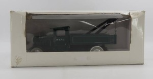lot 274 image: SpecCast 118 Scale Steel Replica Limited Edition N.Y.P.D Tow Truck