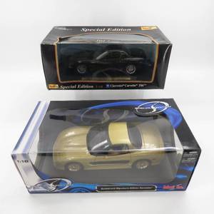 lot 302 image: x2 Maisto Special Edition 118 Scale Diecast Corvette Models