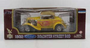 lot 104 image: Road Legends 118 Scale 1932 Ford Roadster Street Rod Yellow