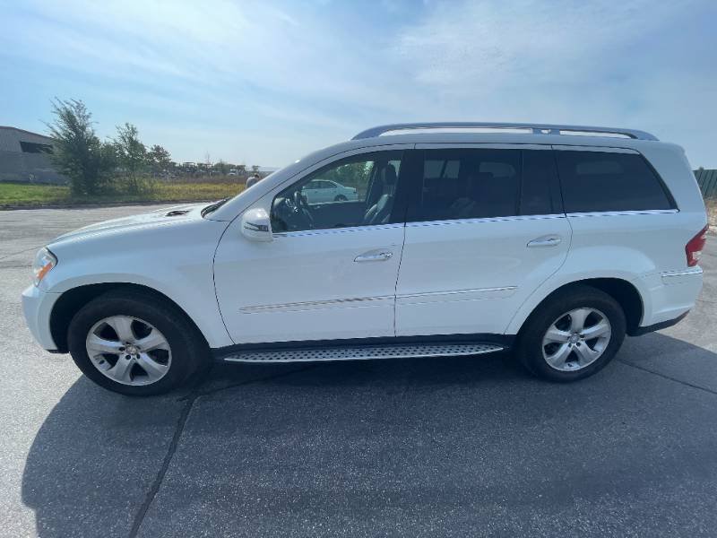 lot 111B image: 2011 Mercedes-Benz GL-Class GL 450 4Matic - AWD
