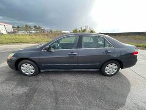 lot 18C image: 2004 Honda Accord LX - 1 OWNER