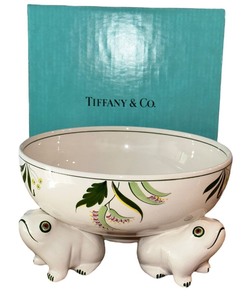 Exquisite VNTG Italian Tiffany Ceramic Center Bowl Adorned wPlayful Frog Motif