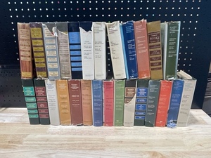 lot 4 image: Vintage Readers Digest