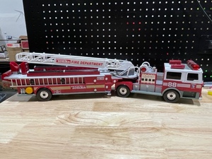 lot 9 image: Tonka Fire Engine