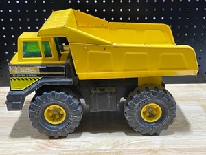 lot 21 image: Tonka Mighty Diesel Dump Truck