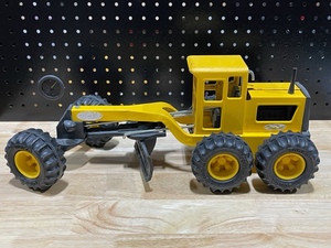 lot 22 image: Tonka Toy Blade