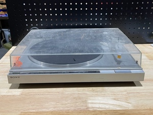 lot 27 image: Sony Stereo Turntable