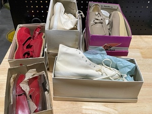 lot 35 image: Assorted Vintage Shoes