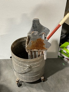 lot 39 image: Galvanized Metal Mop Bucket