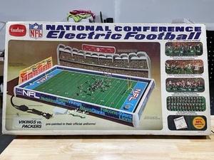 lot 40 image: Vintage Tudor Electronic Football