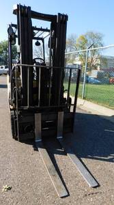 lot 18 image: 2016 Cat 2C5000 LP Forklift