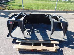 lot 28 image: JCT Grapple Bucket Attachment