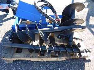 lot 31 image: AGT Hydraulic Skid Steer Post Hole Auger