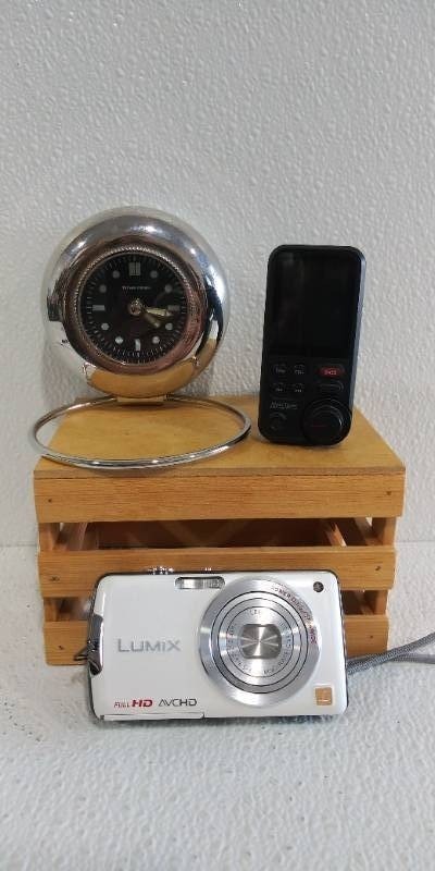 Thomas OBrien Standing Round Desk Clock, Wireless Bluetooth Transmitter and Camera