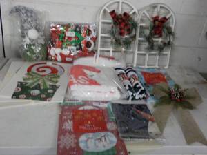Xmas Dcor in a tote ...