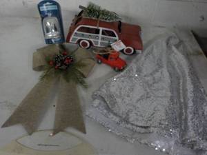 Tree Skirt, and Holiday Dcor...