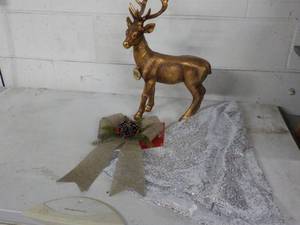 Tree Skirt, Deer and Bow...