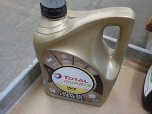 5 qt Total Quartz SAE 5W-30 Engine Oil