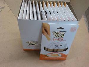 15 ct Purina Fancy Feast Savory Cat Treats Natural Salmon and Tuna in a Demi Glaze best date 082023 Retail $3 each