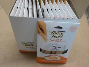 15 ct Purina Fancy Feast Savory Cat Treats Natural Salmon and Tuna in a Demi Glaze best date 082023 Retail $3 each