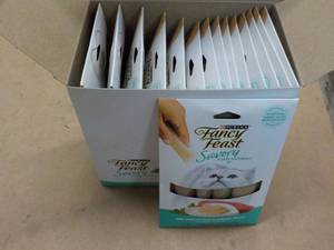15 ct Purina Fancy Feast Savory Cat Treats Natural Salmon and Tuna in a Demi Glaze best date 082023 Retail $3 each