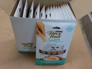 15 ct Purina Fancy Feast Savory Cat Treats Natural Tuna in a Demi Glaze best date 082023 Retail $3 each