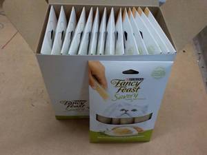 15 ct Purina Fancy Feast Savory Cat Treats Natural Chicken in a Demi Glaze best date 082023 Retail $3 each
