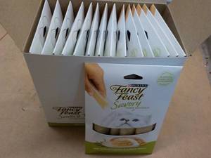 15 ct Purina Fancy Feast Savory Cat Treats Natural Chicken in a Demi Glaze best date 082023 Retail $3 each