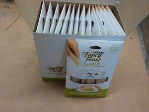 15 ct Purina Fancy Feast Savory Cat Treats Natural Chicken in a Demi Glaze best date 082023 Retail $3 each