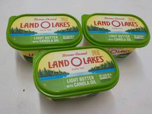 E 3 Land O Lakes 24 oz Tubs Frozen Light Butter with Canola Oil
