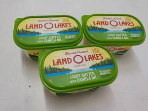 E 3 Land O Lakes 24 oz Tubs Frozen Light Butter with Canola Oil