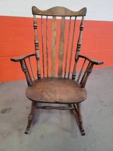 lot 81 image: Early American Spindle Back Rocker