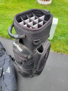 lot 83 image: Tourist Golfer Bag Bundle B