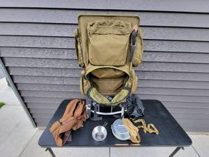 lot 114 image: Vintage Aluminum Frame Camping Backpack