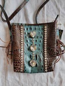 lot 133 image: Raviani Garland TX Brown & Blue Alligator Pattern Bag