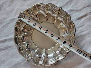 lot 16 image: Reed & Barton Windsor Sterling Silver Hollware Bowl  399 grams