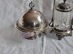 lot 24 image: Vintage Silver Plater Pickle Caster & Butter Server