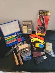 lot 134 image: Knife Sharpening Kit