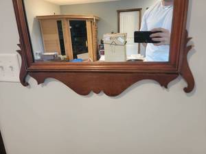 lot 142 image: Duncan Phife Vintage Hall Mirror