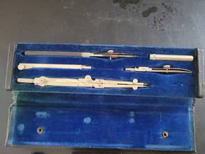 lot 122 image: Compasses and Measuring Tools