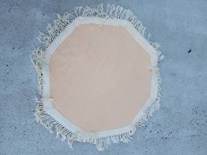 lot 152 image: Oriental Round Area Rug