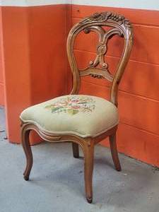 lot 72 image: Delightful Needlepoint Upholstered Vintage Accent Chair