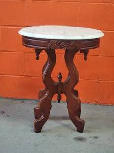 lot 75 image: Stunning Antique Italian Marble Top Accent Table