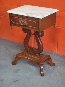 lot 76 image: Vintage Italian Marble Top Accent Table