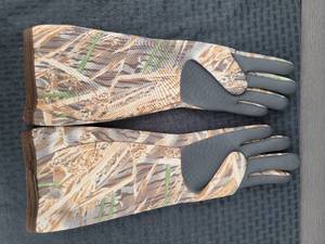 lot 33B image: Hodgman Water Resistant Sportsmans Gloves - Pond Camo - L