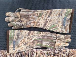 lot 33C image: Hodgman Water Resistant Sportsmans Gloves - Pond Camo - M