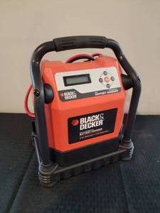 lot 159 image: Black & Decker Fully Automatic Battery Charger