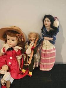 lot 186 image: Vintage & Antique Doll Collection (13)